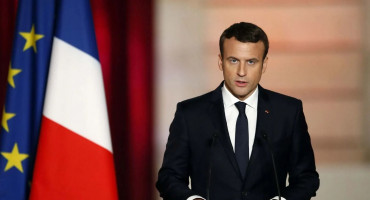 Macron će u sljedećih 48 sati imenovati novog premijera
