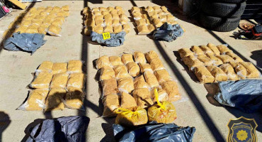 Uhićen muškarac u Čapljini: Policija kod njega pronašla veće količine duhana, cigarete i drogu