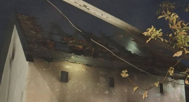 Izgorio pomoćni objekt uz obiteljsku kuću u Ljubuškom