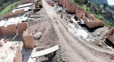 Humanitarna udruga Pomozi.ba oglasila se o gradnji 16 kuća za obitelji pogođene poplavama