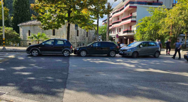 Lančani sudar tri automobila u Mostaru