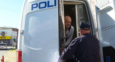 Leon Lučić pjevao narodnjak dok je izlazio iz marice