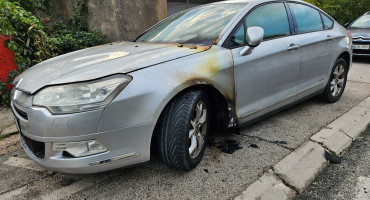 Izgorio Citroen u Mostaru, policija osigurava mjesto požara