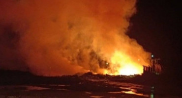 Sinoć izbio požar na Uborku, vatrogasci i dalje gase