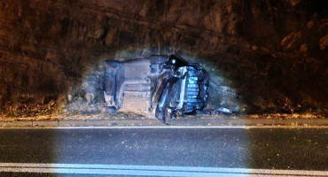 Prometna nesreća u Grabovici: Renault sletio s ceste i prevrnuo se