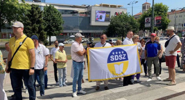 Prosvjed državnih službenika