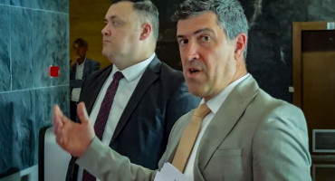 Generalni tajnik Vijeća ministara Robert Vidović javnim novcem kupovao med u Ljubuškom i vino u Čitluku