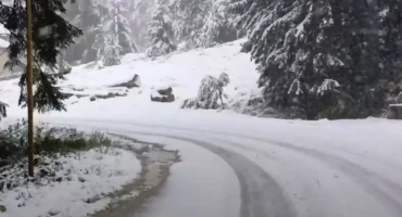 Neočekivani snijeg u Srbiji početkom listopada blokirao ceste