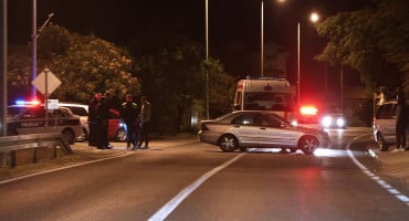 Sudari na mostarskim ulicama - hitna pomoć, automobili i romobil