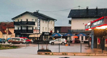 Sin i policajac iz Uskoplja van životne opasnosti, otac u kritičnom stanju