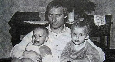 Prikazan je kao čovjek tradicionalnih vrijednosti, no što je sa ženom, ljubavnicom i djecom?