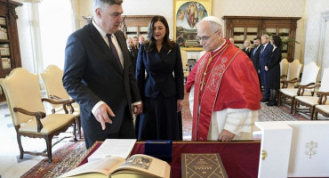 Milanović pozvao papu u Hrvatsku, 'procjenjuje' da će doći
