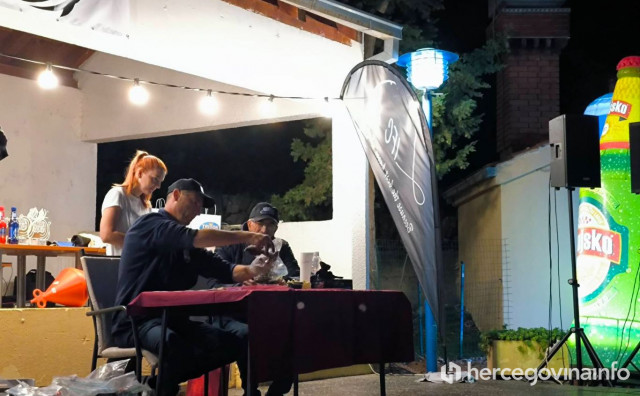 Čagljevi i Goci-Goci slavili u Neumu, najveća lignja pripala Tivtu