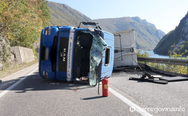 MUP HNŽ o prevrtanju kamiona kod Mostara
