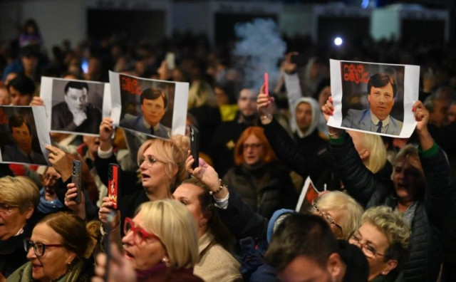 U Sarajevu nisu čekali Vijeće ministara BiH, proglašen Dan žalosti zbog smrti Halida Bešlića