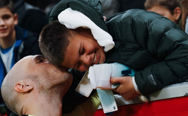 Emotivni trenutak nakon utakmice Zrinjskog: Gesta Gorana Karačića i suze dječaka