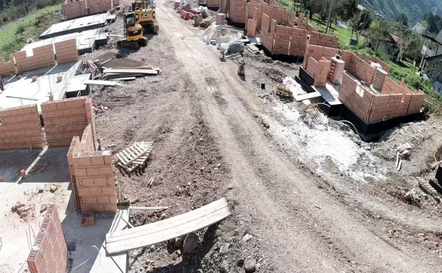 Humanitarna udruga Pomozi.ba oglasila se o gradnji 16 kuća za obitelji pogođene poplavama