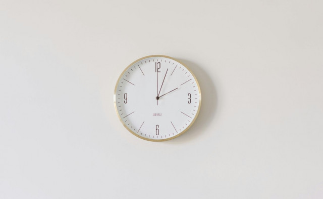 Kazaljke sata vraćamo unatrag, spavat ćemo sat duže ovog vikenda