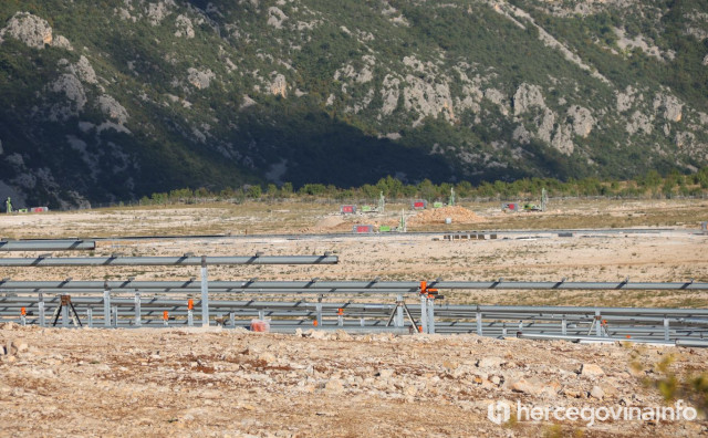 Služba za poslove sa strancima potvrdila: 71 kineski radnik zatečen na solarima u Stocu nije imao baš nikakve dozvole