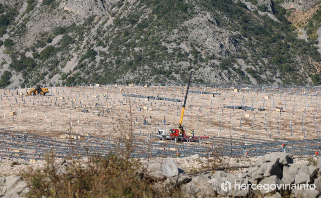 Evo što smo zatekli na gradilištu megasolara kod Stoca na kojem je uhvaćen veći broj neprijavljenih radnika iz Kine