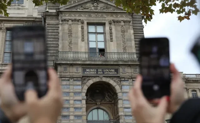 Pojavila se nevjerojatna snimka koja pokazuje kako su lopovi pobjegli iz Louvrea