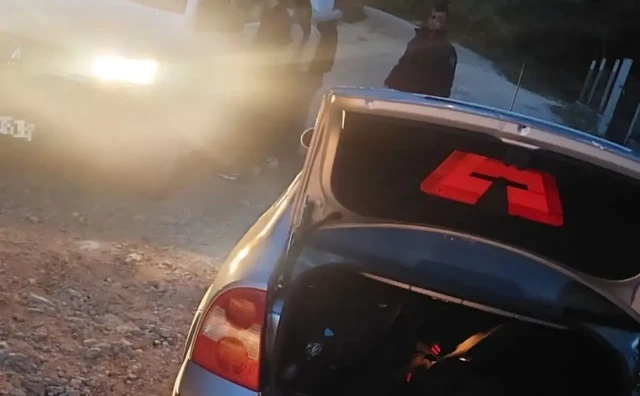 Državljanin BiH i državljanka Hrvatske otkriveni u krijumčarenju migranata nakon slijetanja s ceste