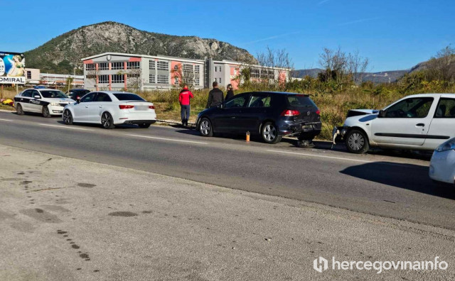Lančani sudar u Mostaru kod Avijatičarskog mosta