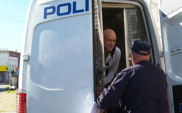 Leon Lučić pjevao narodnjak dok je izlazio iz marice