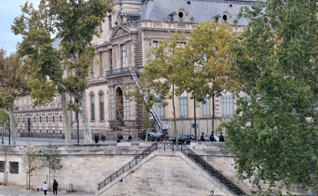 Uhićeni lopovi koji su ukrali dragulje iz Louvrea