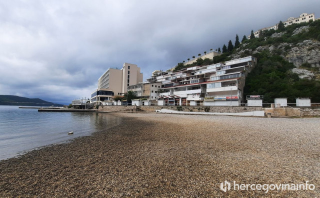 Neum u listopadu: Kraj sezone donio mirne ulice i besplatne parkinge