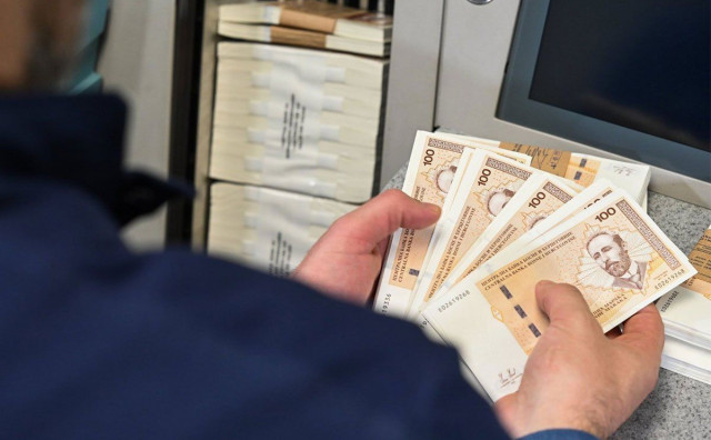 Predložena jednokratna naknada od 1.000 maraka zaposlenima u institucijama