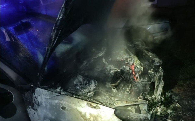 Gorio automobil u Baćevićima, vatrogasci brzo reagirali