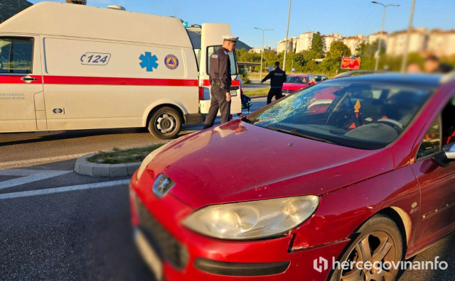 Pješak teško ozlijeđen u sinoćnjoj prometnoj nesreći u Zaliku