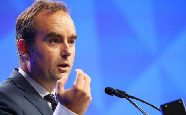 Macronu opet pada vlada,  Lecornu podnio ostavku nekoliko sati nakon imenovanja