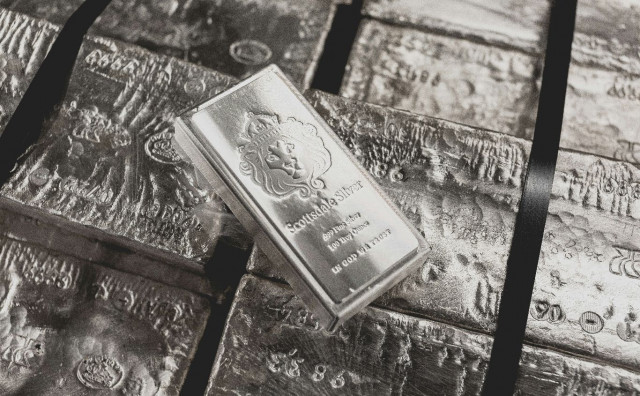 Srebro se prodaje po rekordnoj cijeni, analitičari tvrde da je zlato sigurnije