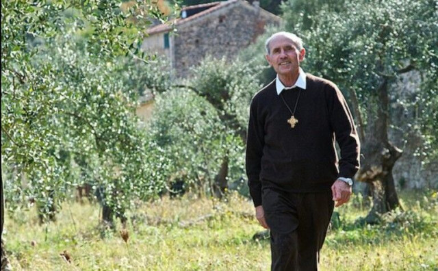 Preminuo Tomislav Vlašić, bivši duhovni vođa međugorskih vidioca koji je bio izopćen iz katoličke crkve