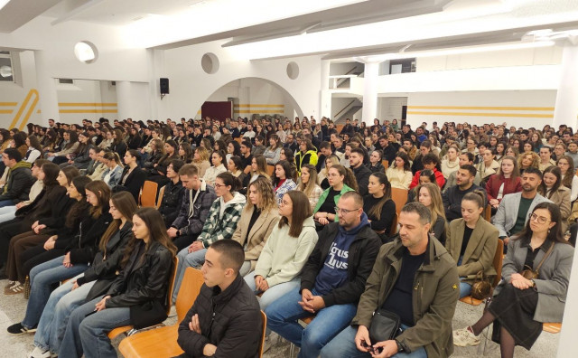 Mladi ispunili kriptu Franjevačke crkve u Mostaru