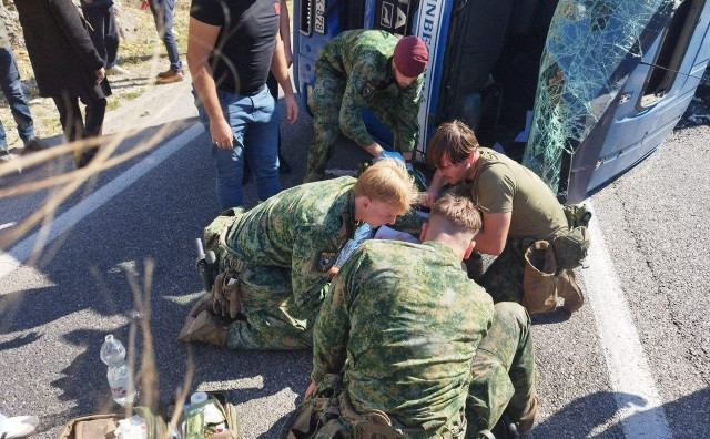 Vojnici EUFOR-a prvi pomogli nastradalom mladiću kod Mostara, razbili staklo i izvukli unesrećenog
