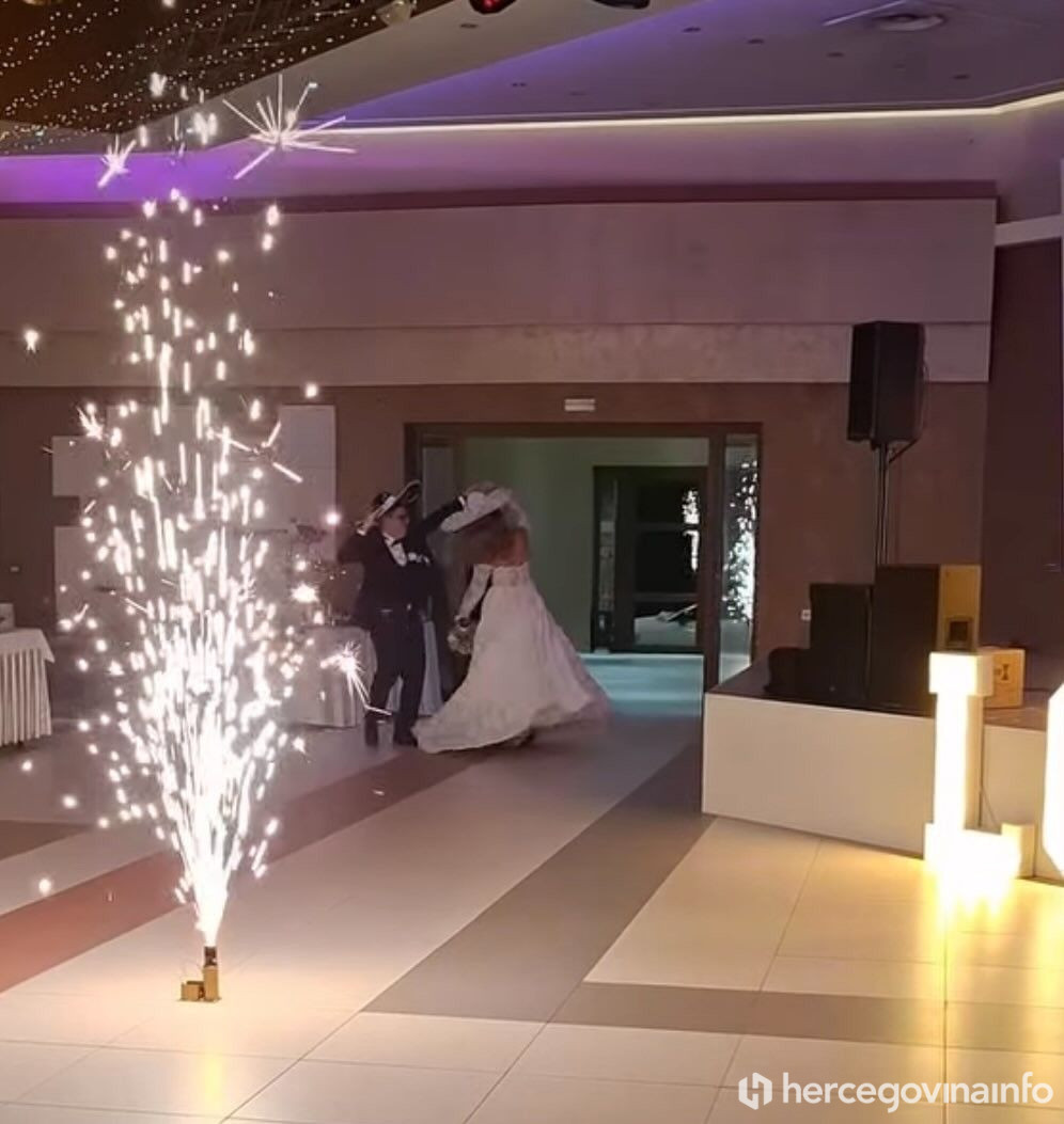 Hercegovka i Meksikanac ulazak u salu