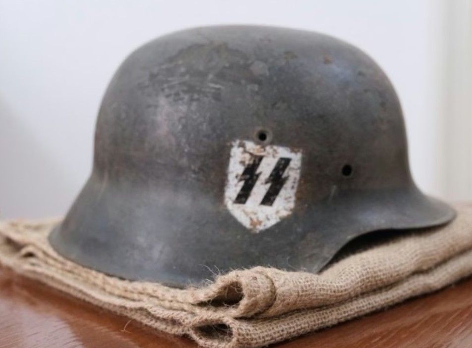 Košarac poslao Schmidtu šljem nacističke vojske i pismo