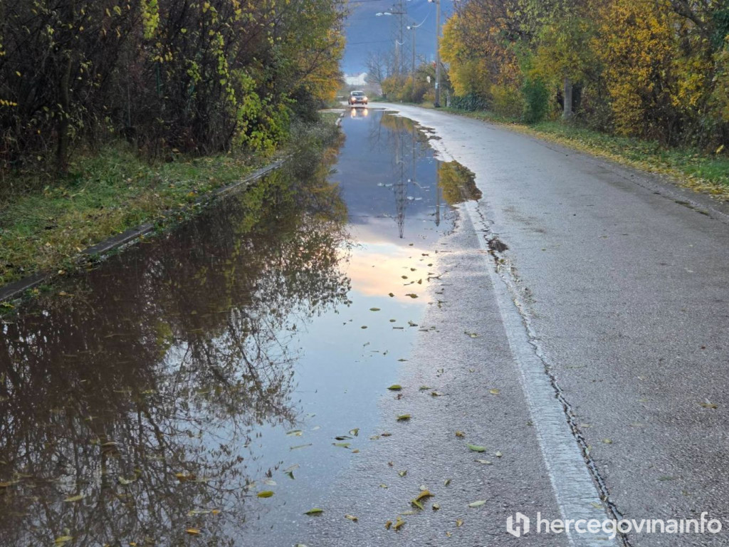 Poplavljene i lokalne ceste