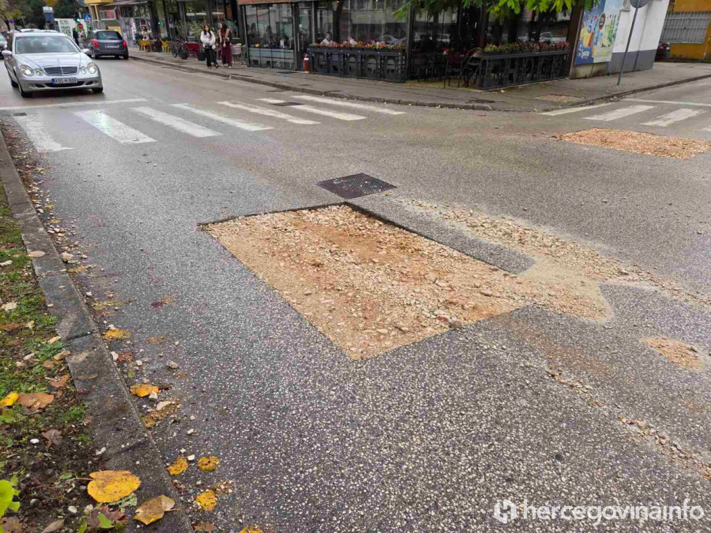 Ulica Stjepana Radića, rupa na cesti