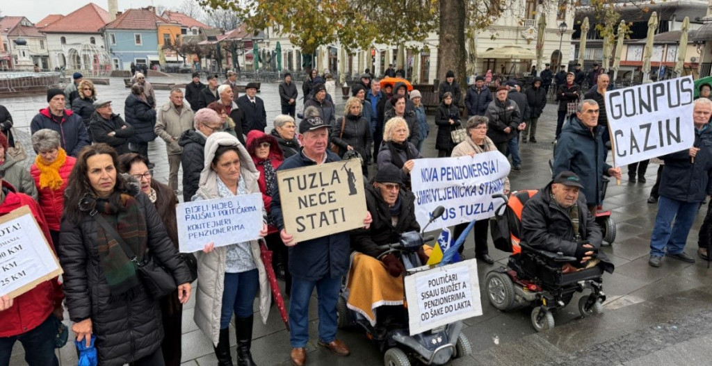 Umirovljenici prosvjed u Tuzli