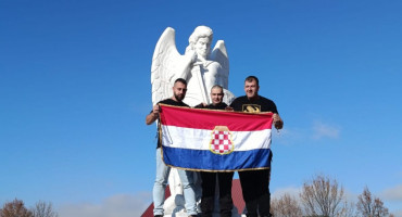 Na Kupreškom polju postavljen kip Svetog Mihovila: Simbol vjere, nade i pobjede nad zlom