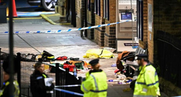 Devet osoba iz Engleske bori se za život nakon napada nožem, britanskom premijeru je to incident
