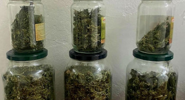 U Mostaru uhićen muškarac sa sedam tegli marihuane