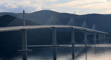 Pelješki most