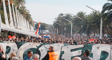 Prosvjed Torcide i branitelja na Rivi