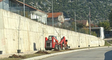 Još jednom poništena suglasnost za nogostup u Mostaru, šetnica na čekanju, solarni kablovi provučeni