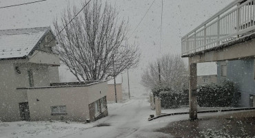 Snijeg stigao u Hercegovinu, pahulje u Grudama, Drežnici, Rami, Posušju i na Blidinju